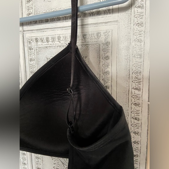 NWOT Sz-36/B Bra in a Minimalist Basic Black, Comfy, Silky, Smooth Fit, No Wires - Picture 7 of 16